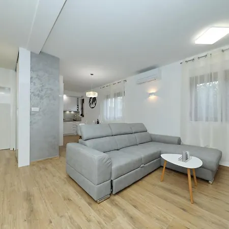 Apartment And Room Mare *