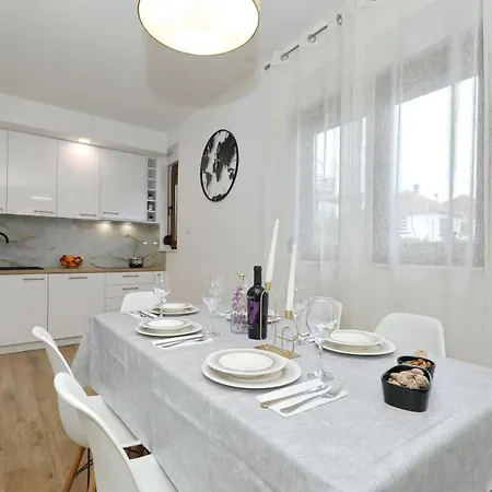 Apartment And Room Mare *