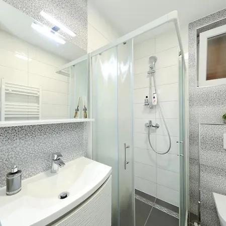 Apartment And Room Mare *