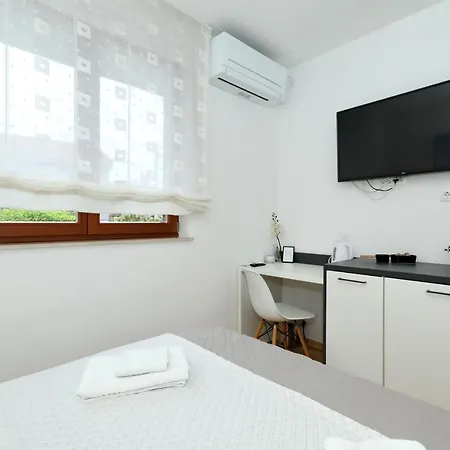 Apartment And Room Mare Apartment