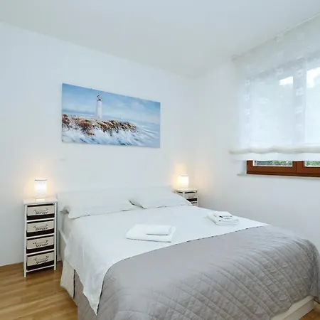 Apartment And Room Mare Zadar