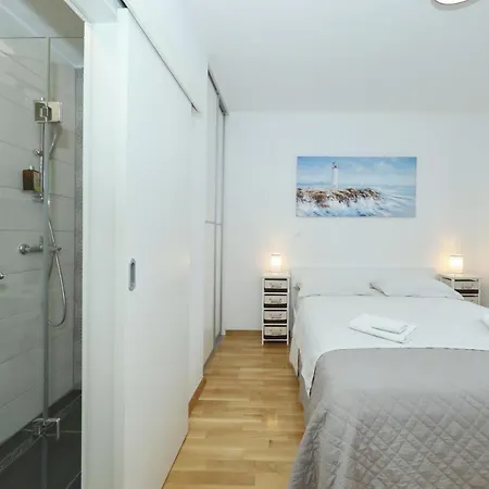 Apartment And Room Mare Apartment