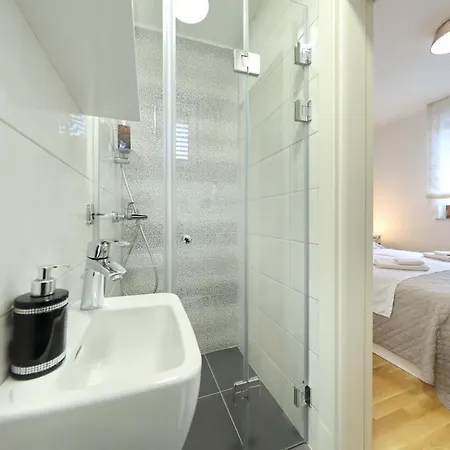 Apartment And Room Mare * Zadar