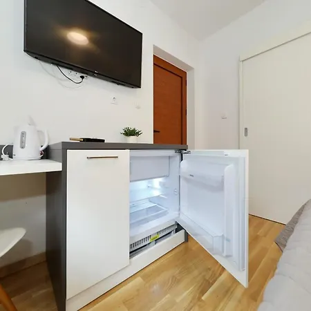 Apartman And Mare