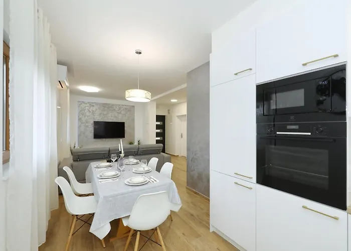 Apartment And Room Mare *