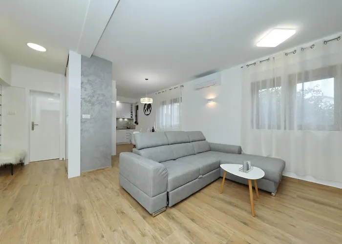 Apartment And Room Mare *