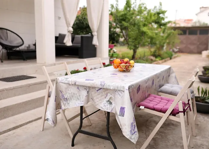 Apartment And Room Mare Διαμέρισμα *