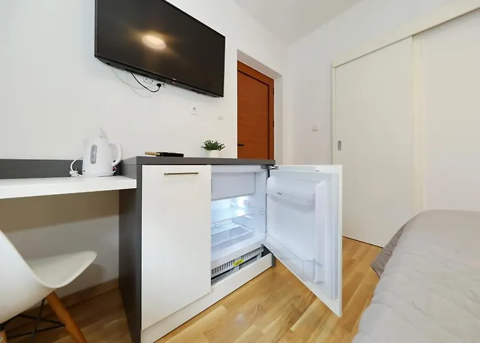 Διαμέρισμα Apartment And Room Mare