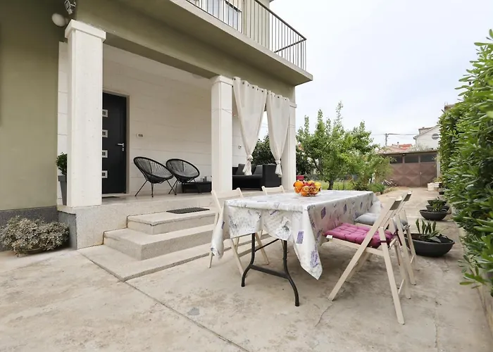 Apartment And Room Mare Διαμέρισμα *